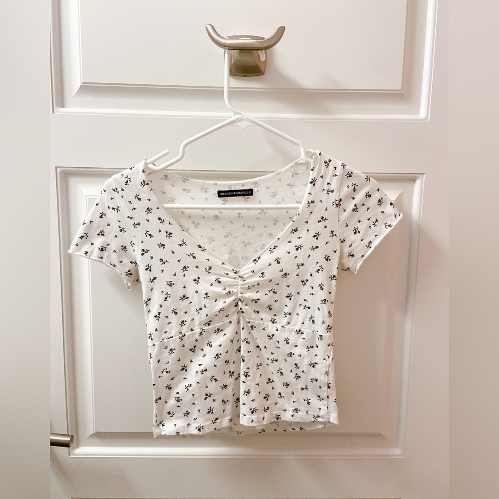 White t-shirt with flower print